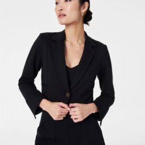 $228 The Perfect Cropped Women's Spanx Blazer